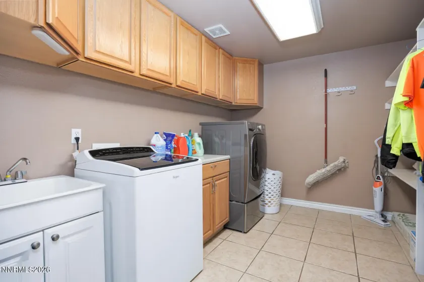 1400 Golden Park, Fallon, Nevada 89406, 4 Bedrooms Bedrooms, ,3 BathroomsBathrooms,Residential,Residential,Golden Park,260003410