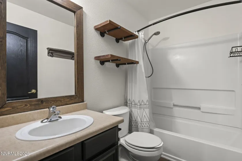 17664 Alexandria, Reno, Nevada 89508, 3 Bedrooms Bedrooms, ,2 BathroomsBathrooms,Residential,Residential,Alexandria,260003411