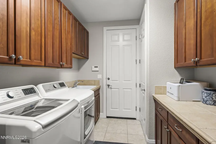 4995 Mountainshyre, Reno, Nevada 89519, 4 Bedrooms Bedrooms, ,5 BathroomsBathrooms,Residential,Residential,Mountainshyre,260003417