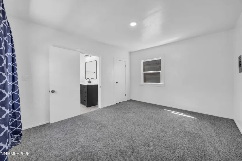 1739 Hymer, Sparks, Nevada 89431, 1 Bedroom Bedrooms, ,1 BathroomBathrooms,Residential,Residential,Hymer,260003422