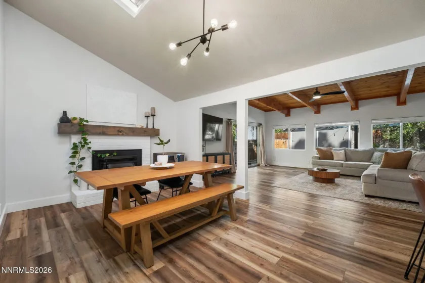 876 Pinewood, Sparks, Nevada 89434, 3 Bedrooms Bedrooms, ,2 BathroomsBathrooms,Residential,Residential,Pinewood,260003430