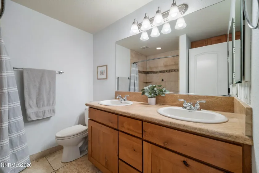 876 Pinewood, Sparks, Nevada 89434, 3 Bedrooms Bedrooms, ,2 BathroomsBathrooms,Residential,Residential,Pinewood,260003430