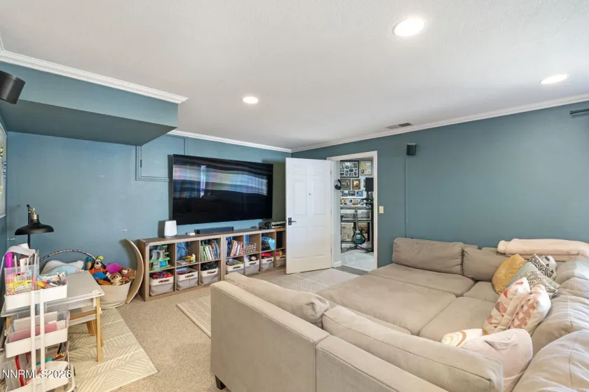 4241 Dant, Reno, Nevada 89509, 4 Bedrooms Bedrooms, ,4 BathroomsBathrooms,Residential,Residential,Dant,260003409