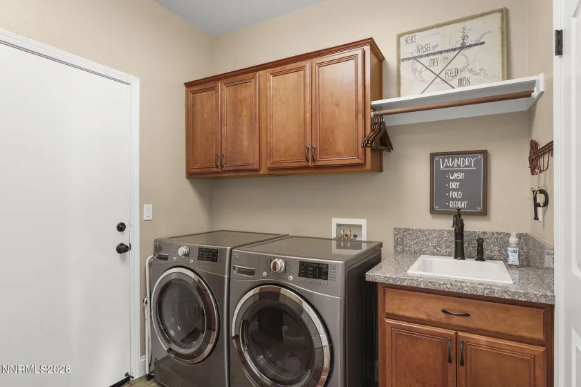 6899 Cinnamon, Sparks, Nevada 89436, 4 Bedrooms Bedrooms, ,3 BathroomsBathrooms,Residential,Residential,Cinnamon,260003432