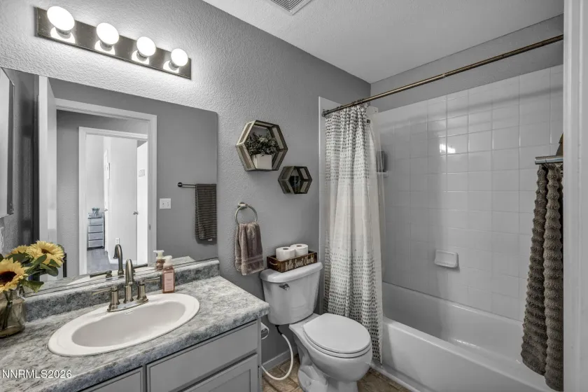 5650 El Paseo, Sparks, Nevada 89436, 2 Bedrooms Bedrooms, ,3 BathroomsBathrooms,Residential,Residential,El Paseo,260003436