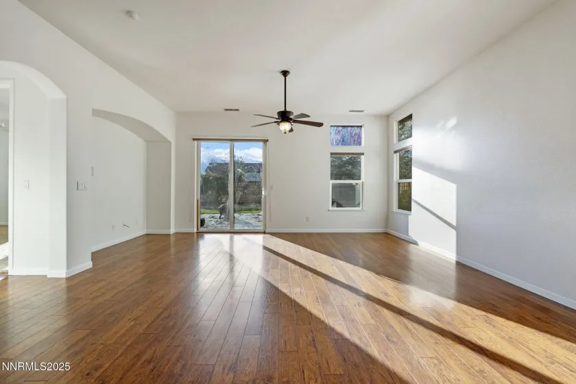 11325 Messina, Reno, Nevada 89521, 3 Bedrooms Bedrooms, ,2 BathroomsBathrooms,Residential,Residential,Messina,250056703