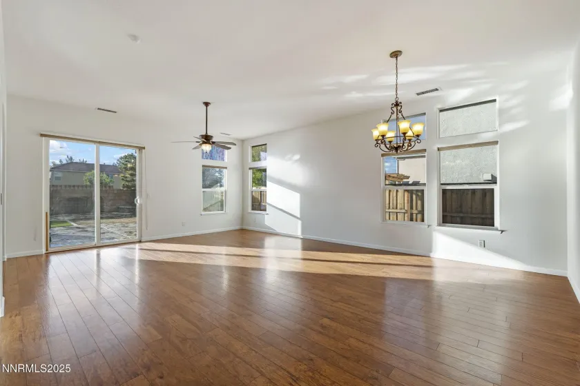 11325 Messina, Reno, Nevada 89521, 3 Bedrooms Bedrooms, ,2 BathroomsBathrooms,Residential,Residential,Messina,250056703