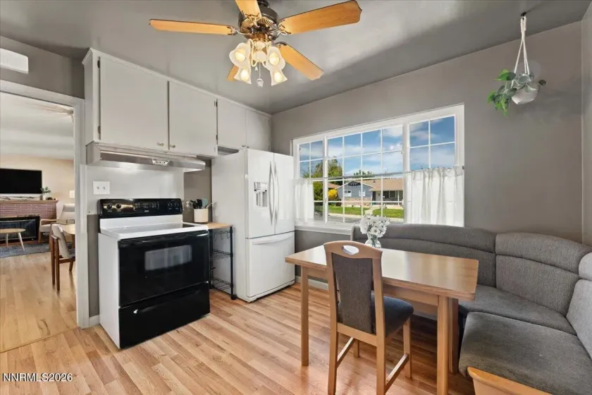 730 Maplewood, Reno, Nevada 89509, 3 Bedrooms Bedrooms, ,2 BathroomsBathrooms,Residential,Residential,Maplewood,260003445