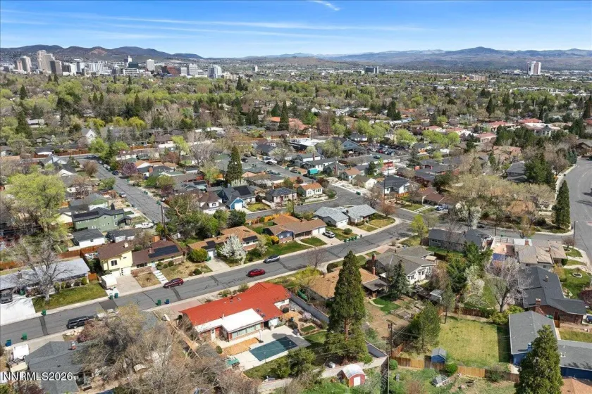 730 Maplewood, Reno, Nevada 89509, 3 Bedrooms Bedrooms, ,2 BathroomsBathrooms,Residential,Residential,Maplewood,260003445