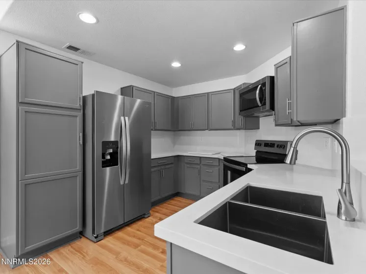 2532 Napoli, Sparks, Nevada 89434, 3 Bedrooms Bedrooms, ,3 BathroomsBathrooms,Residential,Residential,Napoli,260003446