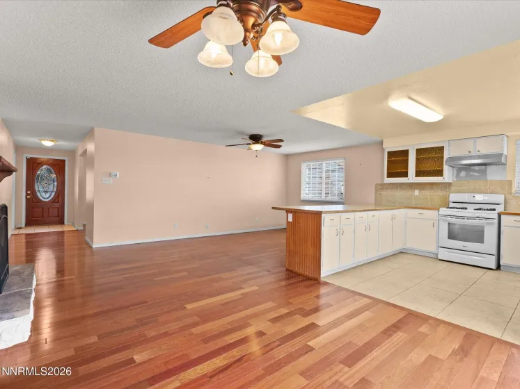 719 Palmwood, Sparks, Nevada 89434, 3 Bedrooms Bedrooms, ,2 BathroomsBathrooms,Residential,Residential,Palmwood,260003448