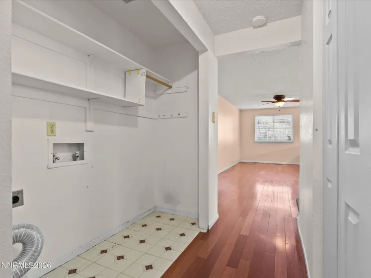 719 Palmwood, Sparks, Nevada 89434, 3 Bedrooms Bedrooms, ,2 BathroomsBathrooms,Residential,Residential,Palmwood,260003448