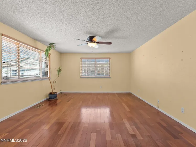 719 Palmwood, Sparks, Nevada 89434, 3 Bedrooms Bedrooms, ,2 BathroomsBathrooms,Residential,Residential,Palmwood,260003448