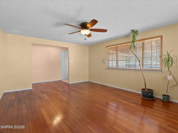 719 Palmwood, Sparks, Nevada 89434, 3 Bedrooms Bedrooms, ,2 BathroomsBathrooms,Residential,Residential,Palmwood,260003448