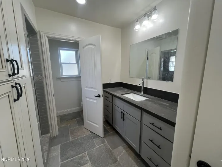 1832 H, Sparks, Nevada 89431, 2 Bedrooms Bedrooms, ,2 BathroomsBathrooms,Residential,Residential,H,260003453