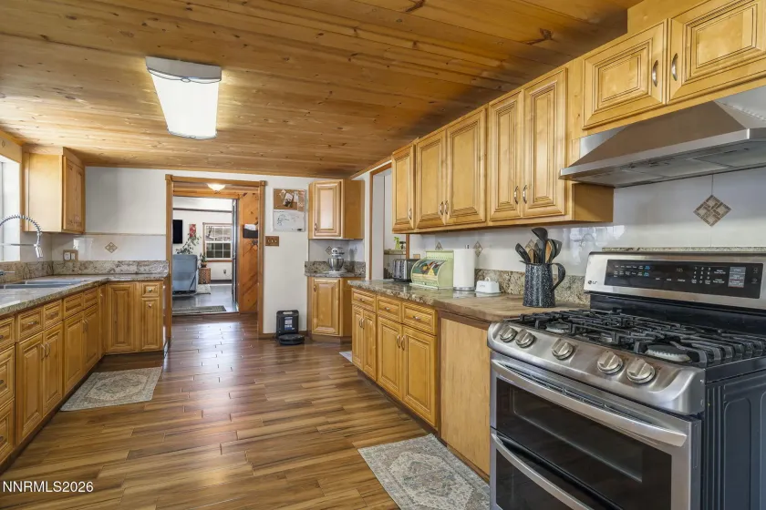 5660 Igloo, Sun Valley, Nevada 89433, 4 Bedrooms Bedrooms, ,3 BathroomsBathrooms,Residential,Residential,Igloo,260003456