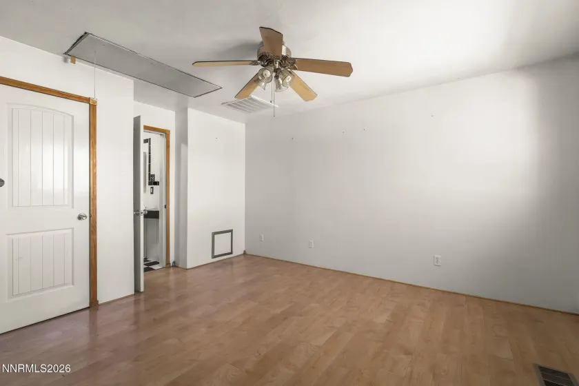 5660 Igloo, Sun Valley, Nevada 89433, 4 Bedrooms Bedrooms, ,3 BathroomsBathrooms,Residential,Residential,Igloo,260003456