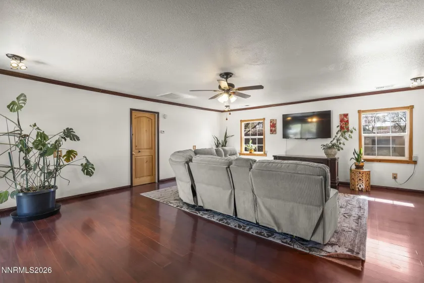 5660 Igloo, Sun Valley, Nevada 89433, 4 Bedrooms Bedrooms, ,3 BathroomsBathrooms,Residential,Residential,Igloo,260003456