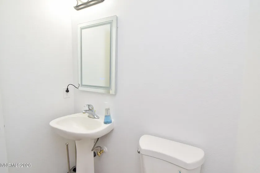 6770 Evening Star, Sparks, Nevada 89436, 3 Bedrooms Bedrooms, ,3 BathroomsBathrooms,Residential,Residential,Evening Star,260003457