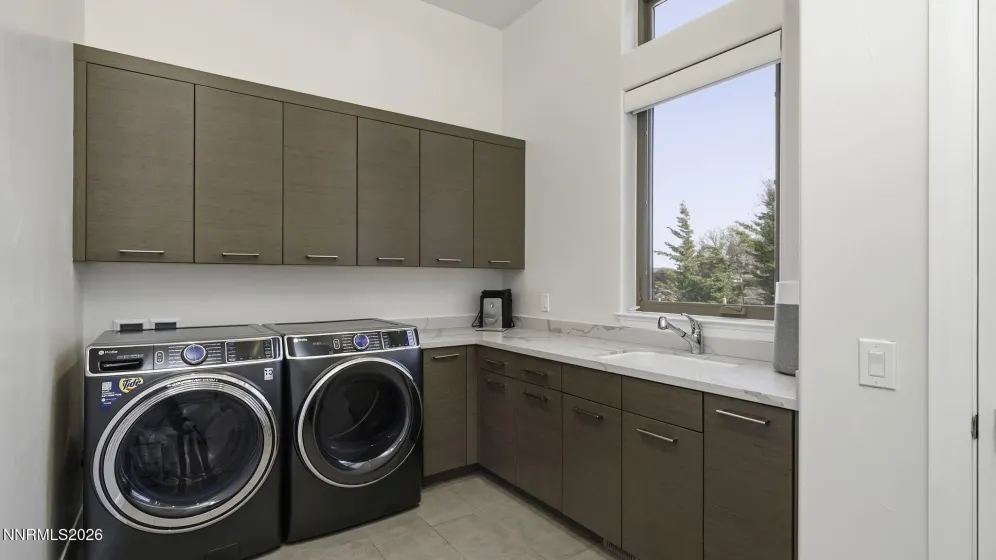 3965 Mules Ear, Reno, Nevada 89511, 5 Bedrooms Bedrooms, ,5 BathroomsBathrooms,Residential,Residential,Mules Ear,260003459