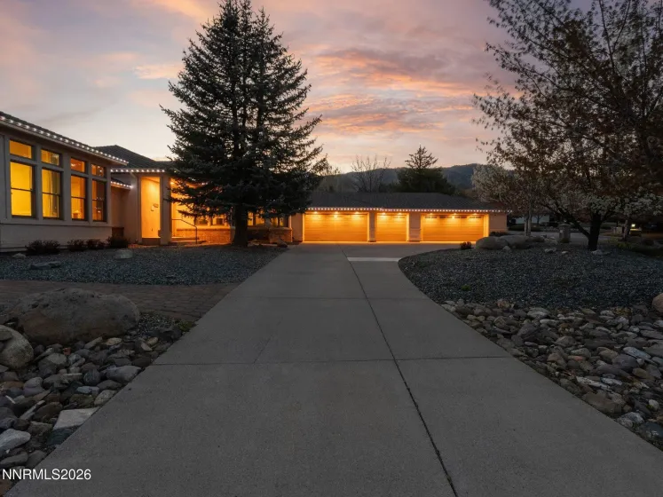 2555 Wellington, Carson City, Nevada 89703, 4 Bedrooms Bedrooms, ,4 BathroomsBathrooms,Residential,Residential,Wellington,260003460