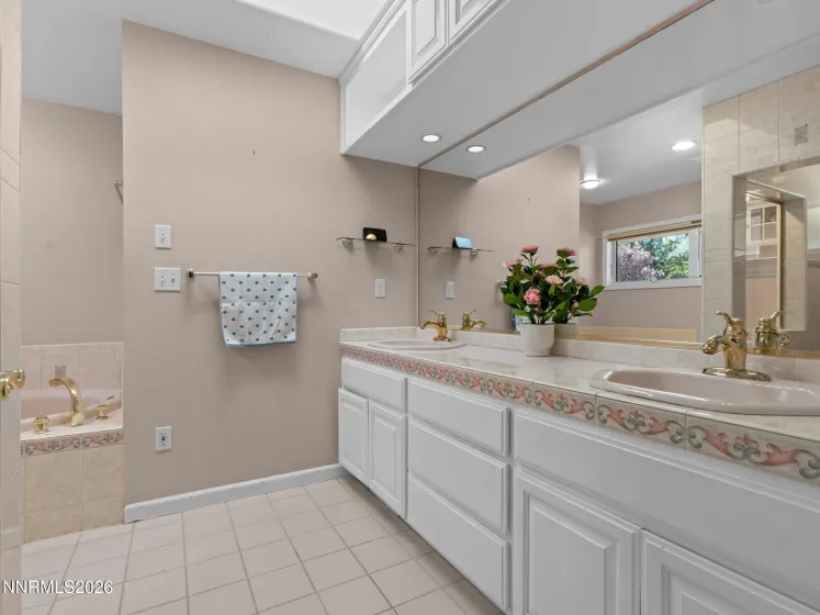 2555 Wellington, Carson City, Nevada 89703, 4 Bedrooms Bedrooms, ,4 BathroomsBathrooms,Residential,Residential,Wellington,260003460