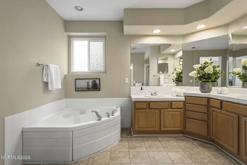 4833 Ramcreek, Reno, Nevada 89519, 4 Bedrooms Bedrooms, ,3 BathroomsBathrooms,Residential,Residential,Ramcreek,260003463