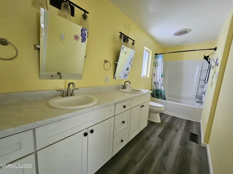 215 Ruby, Fernley, Nevada 89408, 3 Bedrooms Bedrooms, ,3 BathroomsBathrooms,Residential,Residential,Ruby,260003466