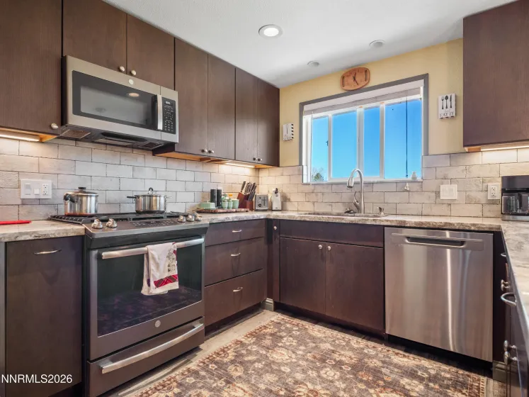 913 Rawhide, Gardnerville, Nevada 89460, 4 Bedrooms Bedrooms, ,3 BathroomsBathrooms,Residential,Residential,Rawhide,260003476