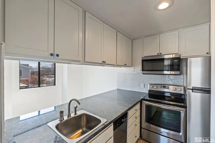 2750 Plumas, Reno, Nevada 89509, 1 Bedroom Bedrooms, ,1 BathroomBathrooms,Residential,Residential,Plumas,260003479