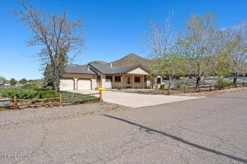 1326 Santa Barbara, Minden, Nevada 89423, 3 Bedrooms Bedrooms, ,2 BathroomsBathrooms,Residential,Residential,Santa Barbara,260003481