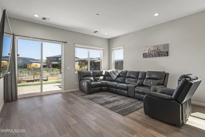 7854 Hoback, Sparks, Nevada 89436, 3 Bedrooms Bedrooms, ,2 BathroomsBathrooms,Residential,Residential,Hoback,260003483