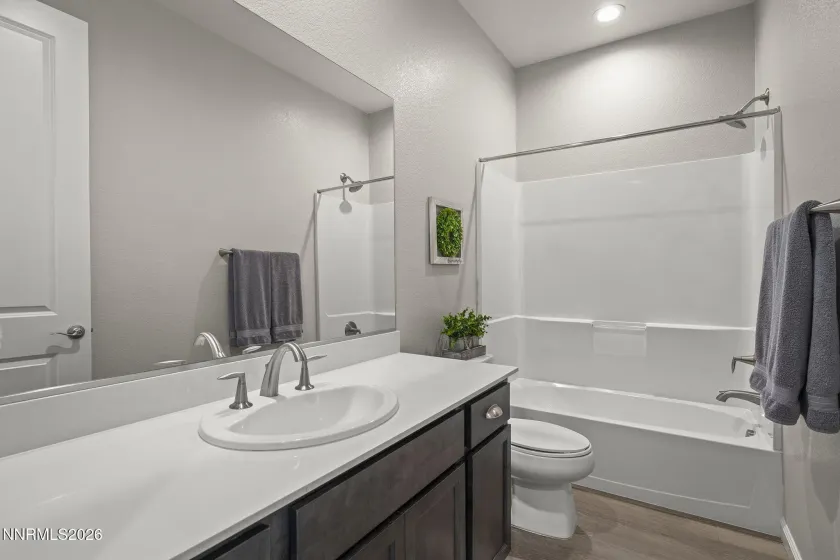 7854 Hoback, Sparks, Nevada 89436, 3 Bedrooms Bedrooms, ,2 BathroomsBathrooms,Residential,Residential,Hoback,260003483