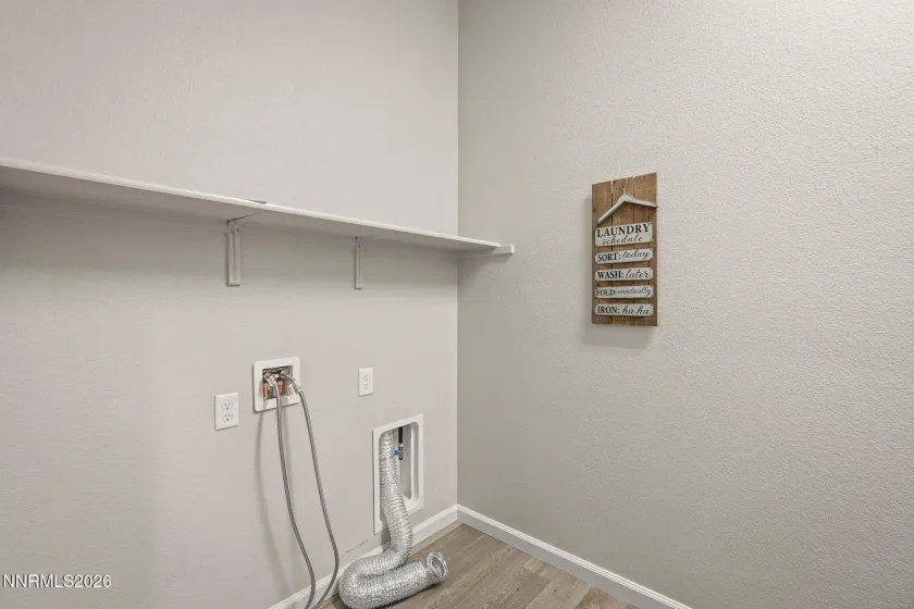 7854 Hoback, Sparks, Nevada 89436, 3 Bedrooms Bedrooms, ,2 BathroomsBathrooms,Residential,Residential,Hoback,260003483