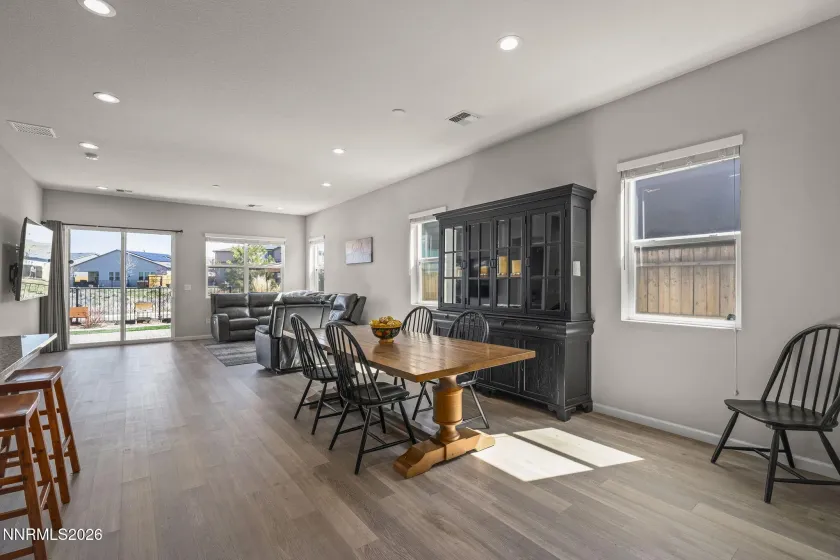 7854 Hoback, Sparks, Nevada 89436, 3 Bedrooms Bedrooms, ,2 BathroomsBathrooms,Residential,Residential,Hoback,260003483