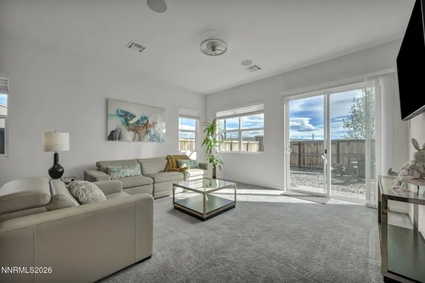 7601 Navasota, Sparks, Nevada 89436, 2 Bedrooms Bedrooms, ,2 BathroomsBathrooms,Residential,Residential,Navasota,260003484