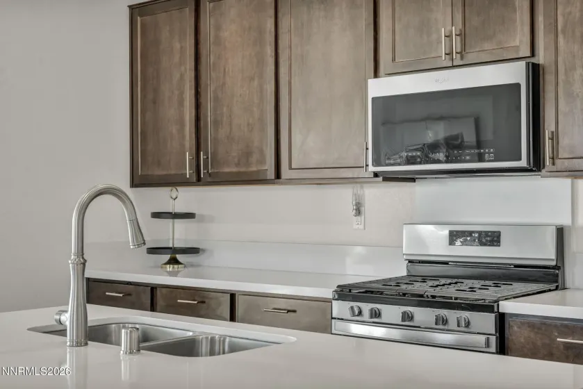 7601 Navasota, Sparks, Nevada 89436, 2 Bedrooms Bedrooms, ,2 BathroomsBathrooms,Residential,Residential,Navasota,260003484