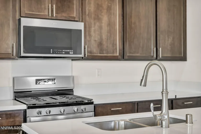 7601 Navasota, Sparks, Nevada 89436, 2 Bedrooms Bedrooms, ,2 BathroomsBathrooms,Residential,Residential,Navasota,260003484