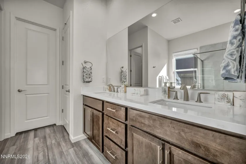 7601 Navasota, Sparks, Nevada 89436, 2 Bedrooms Bedrooms, ,2 BathroomsBathrooms,Residential,Residential,Navasota,260003484