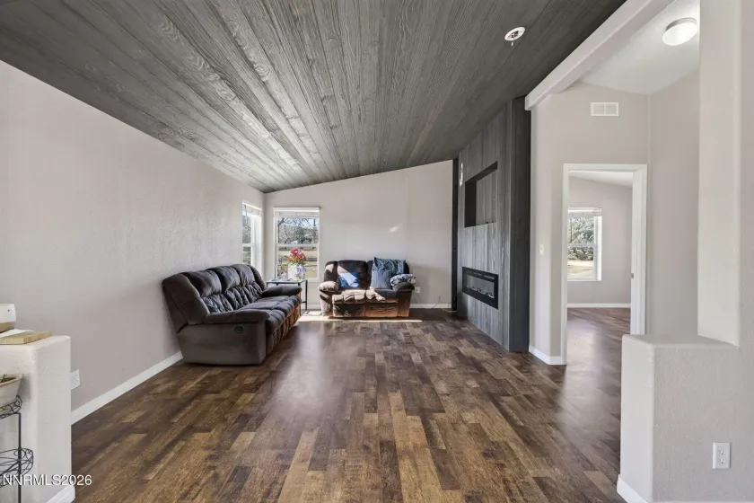 6980 Pontiac, Reno, Nevada 89506, 3 Bedrooms Bedrooms, ,2 BathroomsBathrooms,Residential,Residential,Pontiac,260003498