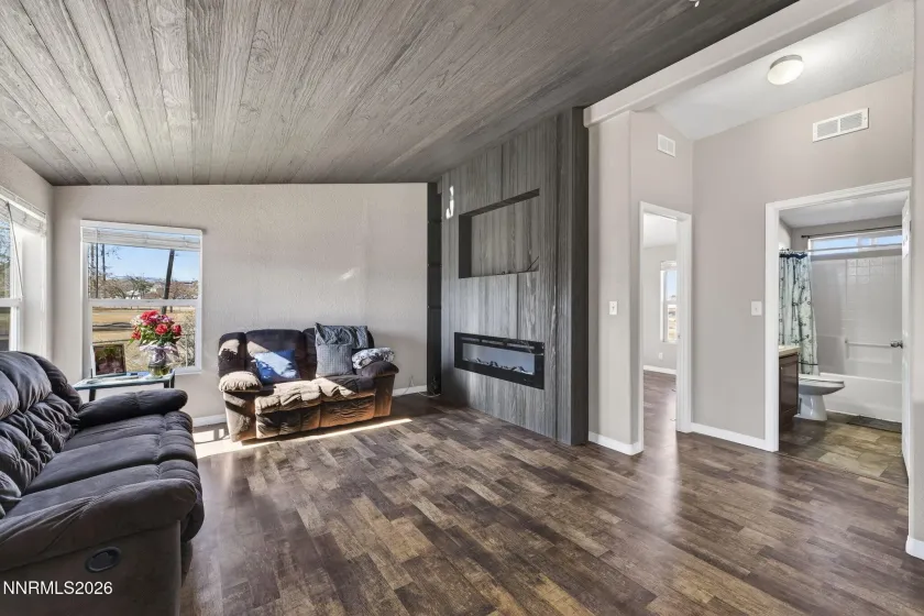 6980 Pontiac, Reno, Nevada 89506, 3 Bedrooms Bedrooms, ,2 BathroomsBathrooms,Residential,Residential,Pontiac,260003498