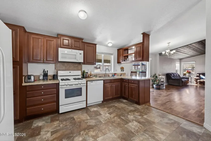 6980 Pontiac, Reno, Nevada 89506, 3 Bedrooms Bedrooms, ,2 BathroomsBathrooms,Residential,Residential,Pontiac,260003498