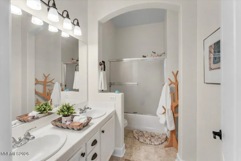 1646 Commonwealth, Reno, Nevada 89503, 3 Bedrooms Bedrooms, ,2 BathroomsBathrooms,Residential,Residential,Commonwealth,260003501