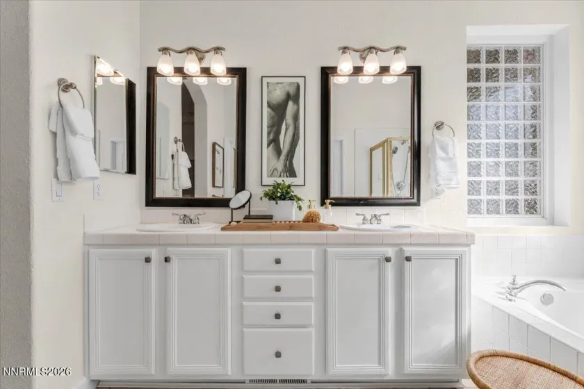 1646 Commonwealth, Reno, Nevada 89503, 3 Bedrooms Bedrooms, ,2 BathroomsBathrooms,Residential,Residential,Commonwealth,260003501