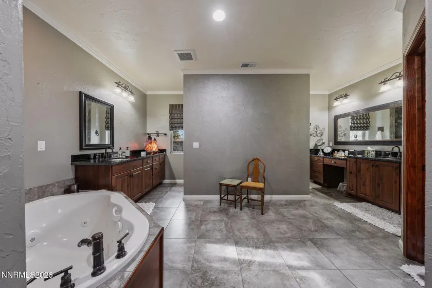 951 Riverview, Gardnerville, Nevada 89460, 5 Bedrooms Bedrooms, ,5 BathroomsBathrooms,Residential,Residential,Riverview,260003503