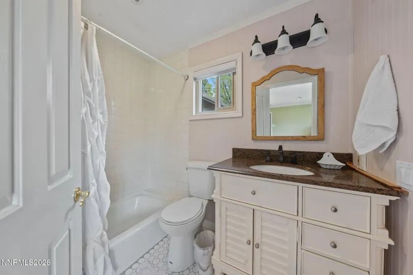 951 Riverview, Gardnerville, Nevada 89460, 5 Bedrooms Bedrooms, ,5 BathroomsBathrooms,Residential,Residential,Riverview,260003503