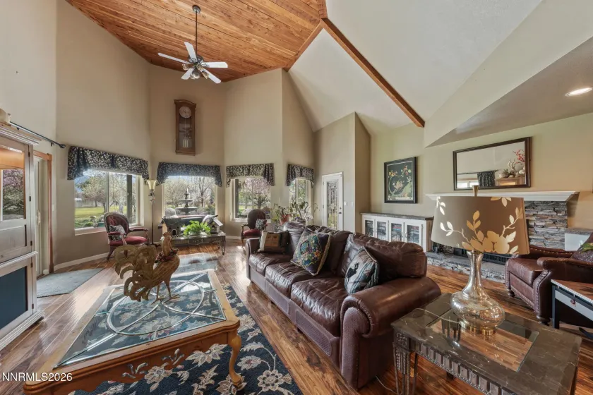 951 Riverview, Gardnerville, Nevada 89460, 5 Bedrooms Bedrooms, ,5 BathroomsBathrooms,Residential,Residential,Riverview,260003503