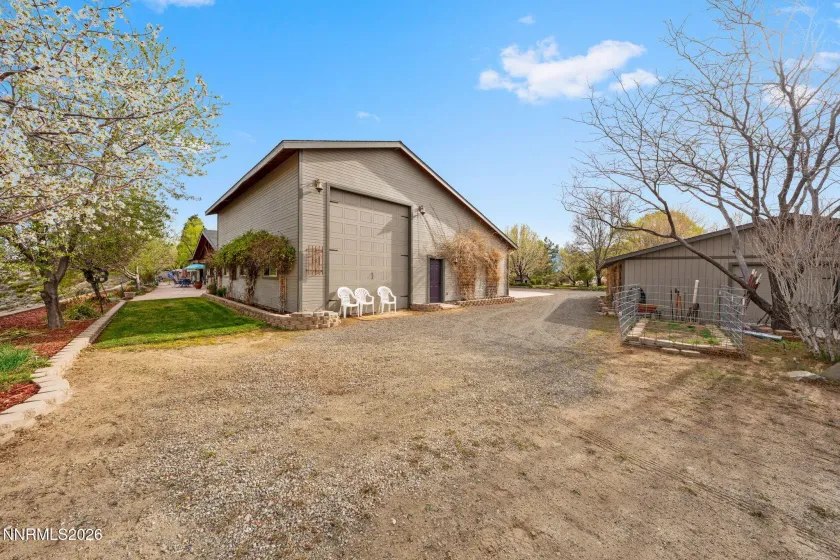 951 Riverview, Gardnerville, Nevada 89460, 5 Bedrooms Bedrooms, ,5 BathroomsBathrooms,Residential,Residential,Riverview,260003503