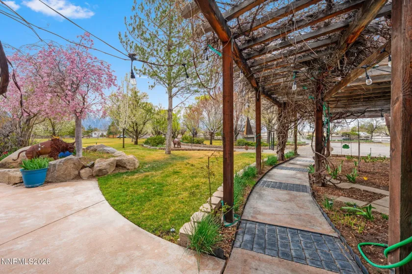 951 Riverview, Gardnerville, Nevada 89460, 5 Bedrooms Bedrooms, ,5 BathroomsBathrooms,Residential,Residential,Riverview,260003503