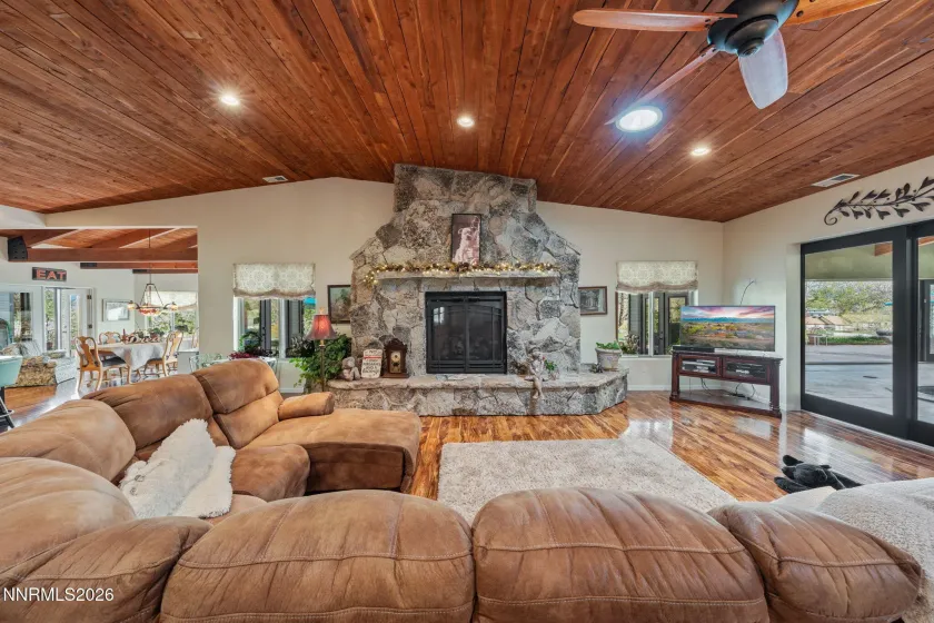 951 Riverview, Gardnerville, Nevada 89460, 5 Bedrooms Bedrooms, ,5 BathroomsBathrooms,Residential,Residential,Riverview,260003503